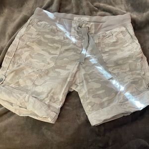 Calvin Klein performance cargo shorts size Large
